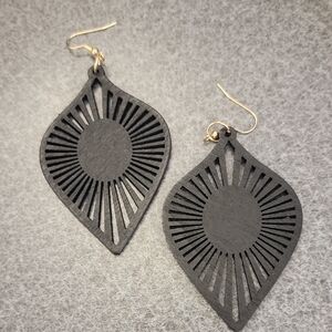Elegant Black Leaf Earrings